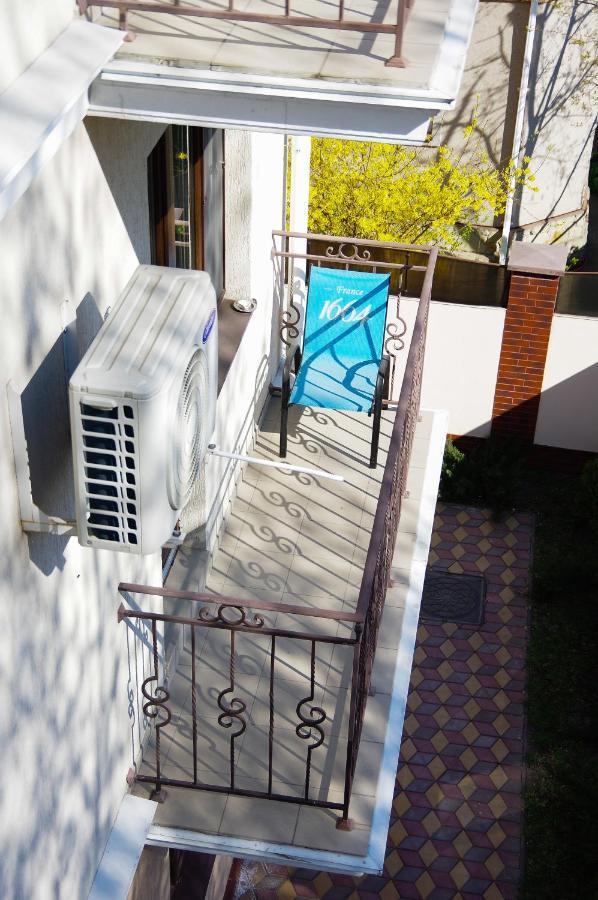 Chiernomorskie Apartamenty Odessa Ngoại thất bức ảnh